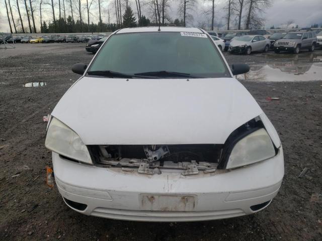 3FAFP37N15R108875 - 2005 FORD FOCUS ZX5 WHITE photo 5