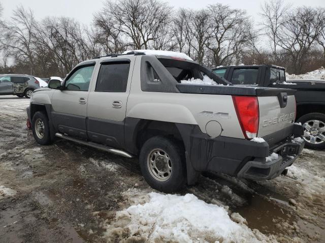 3GNGK22G55G158178 - 2005 CHEVROLET AVALANCHE K2500 SILVER photo 2