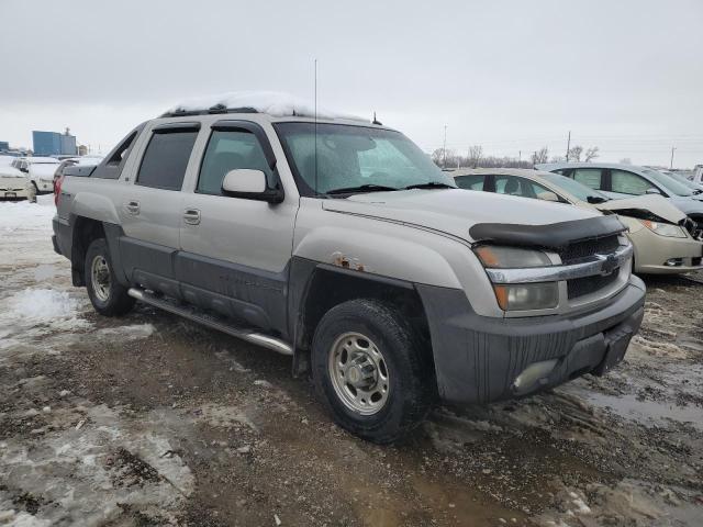 3GNGK22G55G158178 - 2005 CHEVROLET AVALANCHE K2500 SILVER photo 4