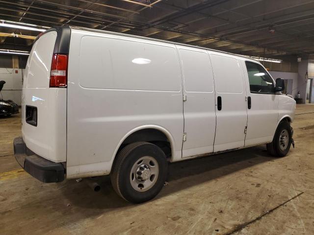 1GCWGAFF6H1158596 - 2017 CHEVROLET EXPRESS G2 WHITE photo 3