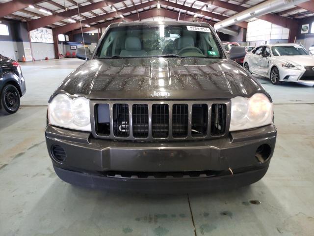 1J4GR48K15C538482 - 2005 JEEP GRAND CHER LAREDO GRAY photo 5