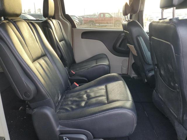 2C4RC1BG3GR214785 - 2016 CHRYSLER TOWN & COU TOURING RED photo 11