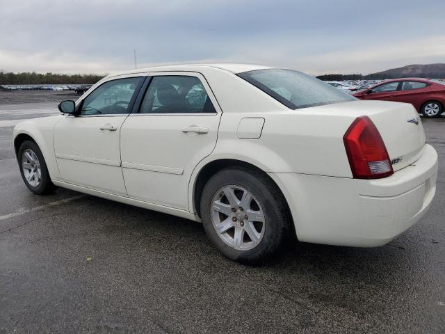 2C3KA43R56H526706 - 2006 CHRYSLER 300 WHITE photo 2