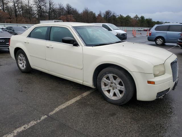 2C3KA43R56H526706 - 2006 CHRYSLER 300 WHITE photo 4