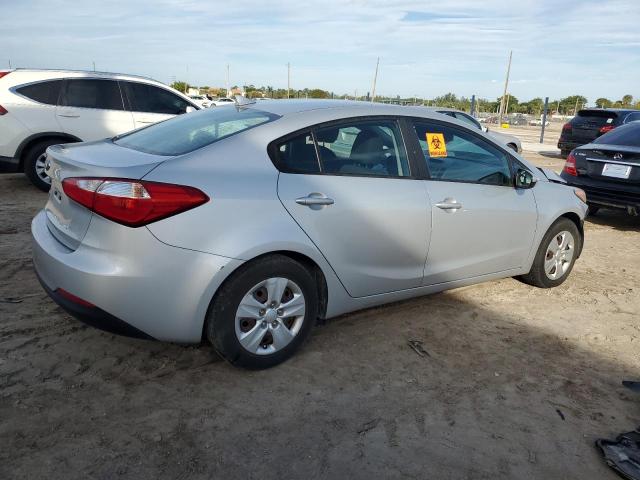 KNAFK4A69G5441862 - 2016 KIA FORTE LX SILVER photo 3