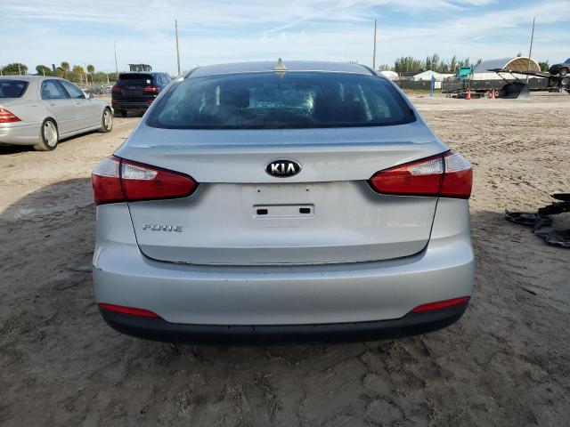 KNAFK4A69G5441862 - 2016 KIA FORTE LX SILVER photo 6