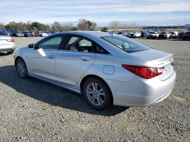 5NPEB4AC5DH744203 - 2013 HYUNDAI SONATA GLS SILVER photo 2