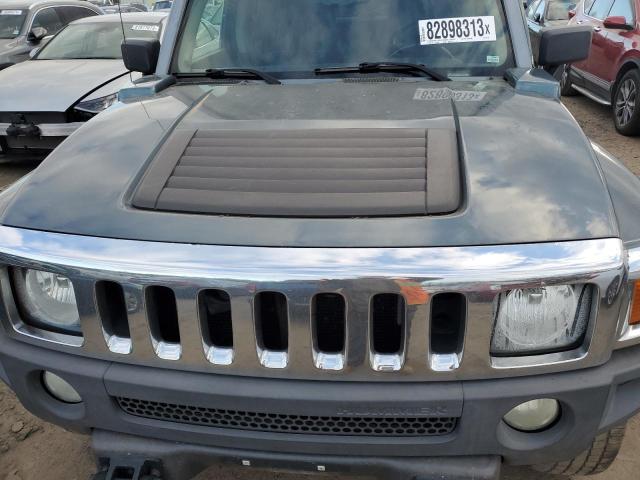 5GTDN136668210730 - 2006 HUMMER H3 GRAY photo 12