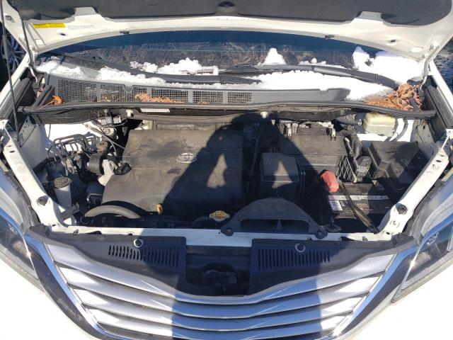 5TDDK3DC4GS133241 - 2016 TOYOTA SIENNA XLE WHITE photo 12