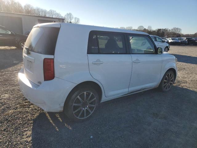 JTLKE50E281015385 - 2008 TOYOTA SCION XB WHITE photo 3