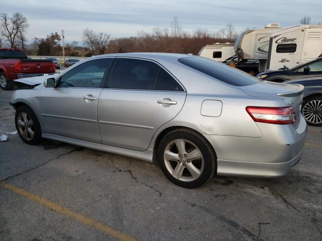 4T1BF3EKXBU211636 - 2011 TOYOTA CAMRY BASE SILVER photo 2