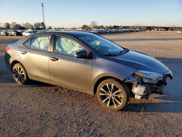 5YFBURHE1JP801593 - 2018 TOYOTA COROLLA L GRAY photo 4