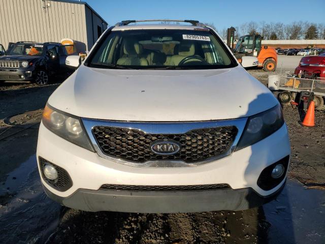 5XYKT4A68DG333749 - 2013 KIA SORENTO LX WHITE photo 5