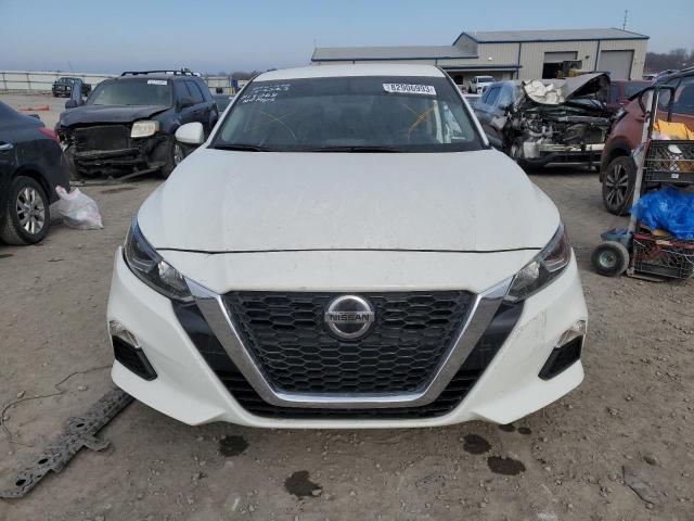 1N4BL4BV5KC105480 - 2019 NISSAN ALTIMA S WHITE photo 5