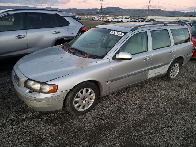 2001 VOLVO V70, 