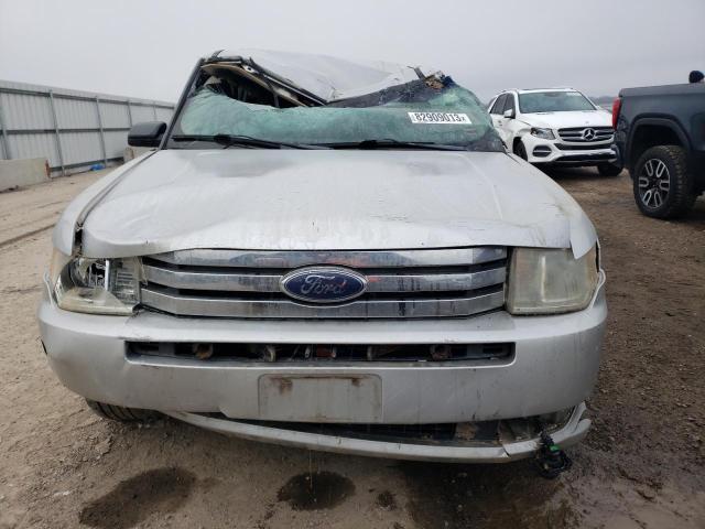 2FMDK51C89BA32588 - 2009 FORD FLEX SE SILVER photo 5