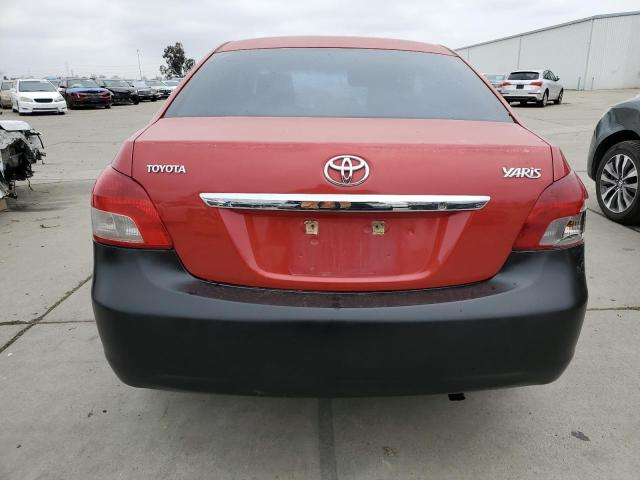 JTDBT923771116974 - 2007 TOYOTA YARIS RED photo 6