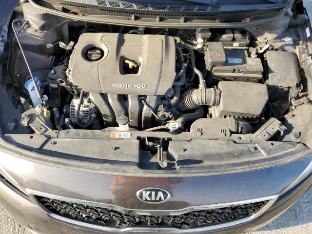 3KPFL4A79JE212408 - 2018 KIA FORTE LX BROWN photo 11