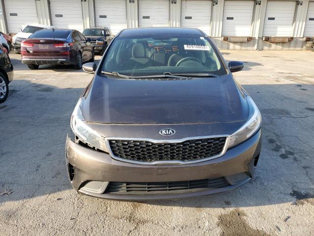 3KPFL4A79JE212408 - 2018 KIA FORTE LX BROWN photo 5