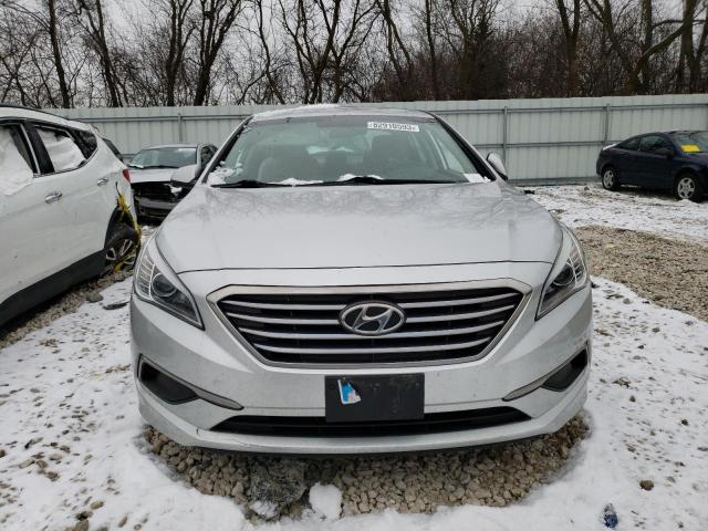 5NPE24AF5HH473885 - 2017 HYUNDAI SONATA SE SILVER photo 5