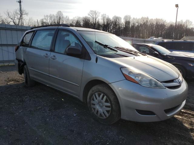 5TDZK23CX7S062970 - 2007 TOYOTA SIENNA CE SILVER photo 4