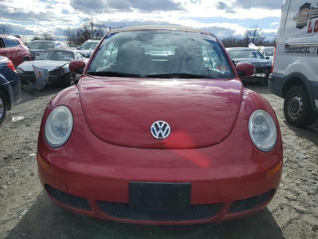 3VWPG31Y98M408986 - 2008 VOLKSWAGEN NEW BEETLE CONVERTIBLE S RED photo 5