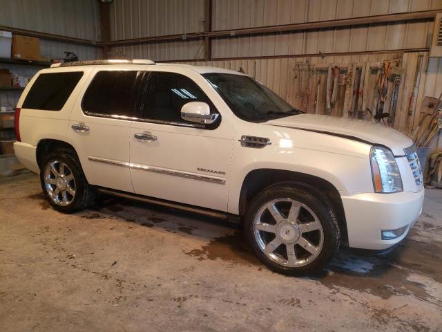 1GYUKCEF5AR227511 - 2010 CADILLAC ESCALADE PREMIUM WHITE photo 4