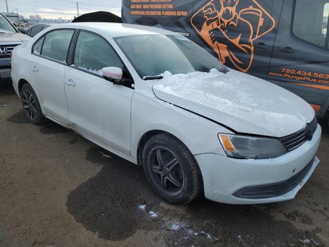 3VWDZ7AJ7BM386100 - 2011 VOLKSWAGEN JETTA SE WHITE photo 4