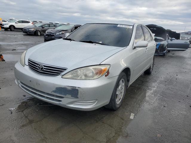 4T1BF30K22U526583 - 2002 TOYOTA CAMRY LE SILVER photo 1
