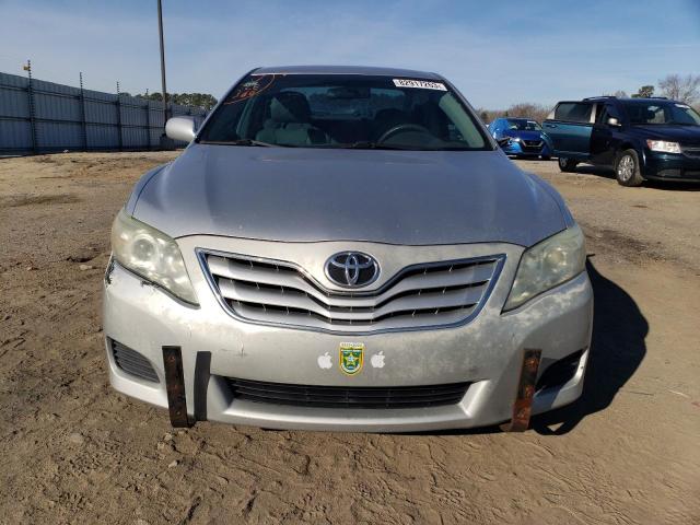 4T1BF3EK7BU178305 - 2011 TOYOTA CAMRY BASE SILVER photo 5