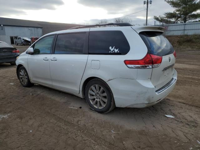 5TDYK3DC8BS064788 - 2011 TOYOTA SIENNA XLE WHITE photo 2