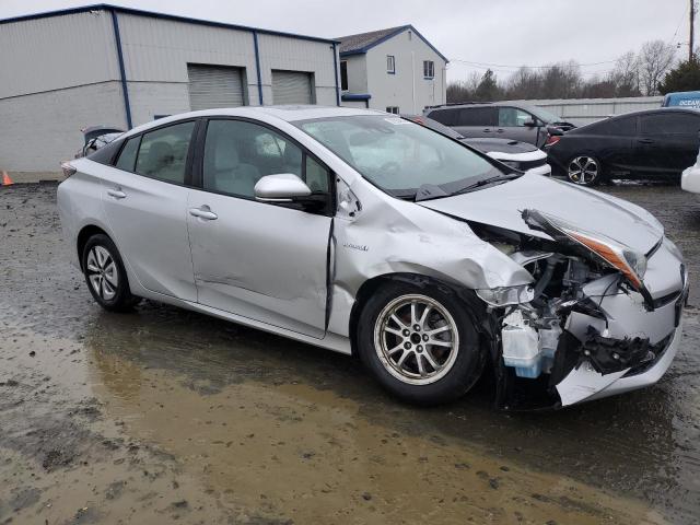 JTDKARFU0J3063989 - 2018 TOYOTA PRIUS SILVER photo 4