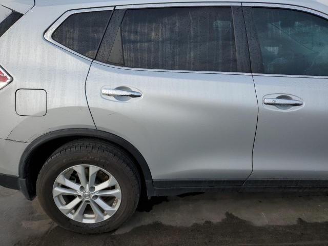 KNMAT2MTXFP559504 - 2015 NISSAN ROGUE S SILVER photo 10