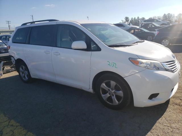 5TDKK3DC6FS580255 - 2015 TOYOTA SIENNA LE WHITE photo 4