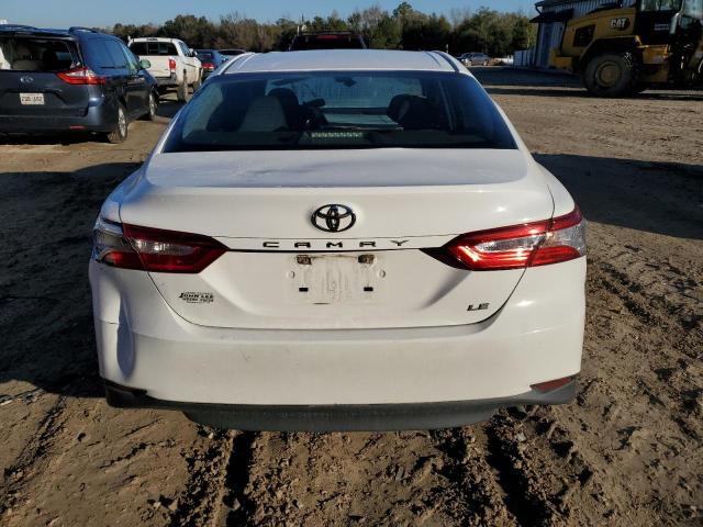 4T1B11HKXJU581823 - 2018 TOYOTA CAMRY L WHITE photo 6