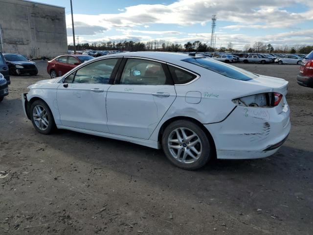 3FA6P0HR0DR228939 - 2013 FORD FUSION SE WHITE photo 2