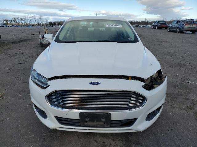 3FA6P0HR0DR228939 - 2013 FORD FUSION SE WHITE photo 5