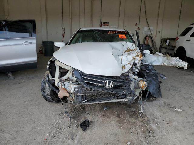 1HGCR2F3XDA049837 - 2013 HONDA ACCORD LX WHITE photo 5