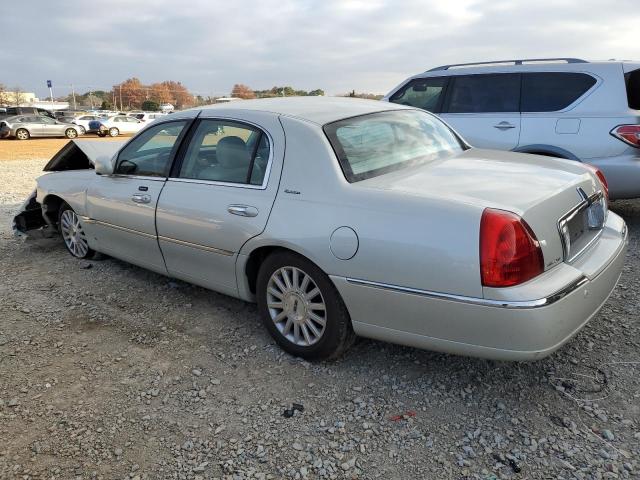 1LNHM81W54Y640202 - 2004 LINCOLN TOWN CAR EXECUTIVE Beige Foto 2