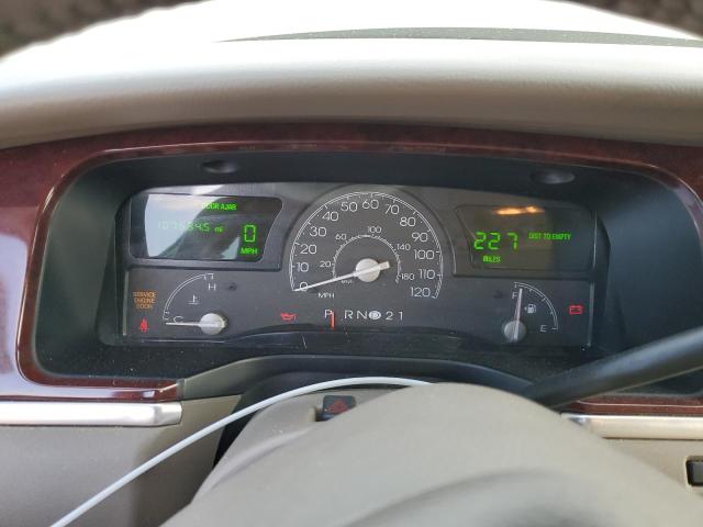 1LNHM81W54Y640202 - 2004 LINCOLN TOWN CAR EXECUTIVE Beige Foto 9