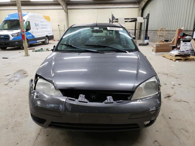 1FAHP34N27W275839 - 2007 FORD FOCUS ZX4 GRAY photo 5