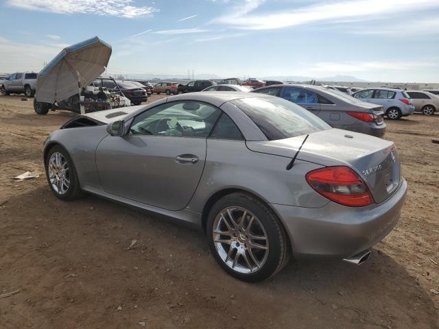 WDBWK54F19F203150 - 2009 MERCEDES-BENZ SLK 300 GRAY photo 2