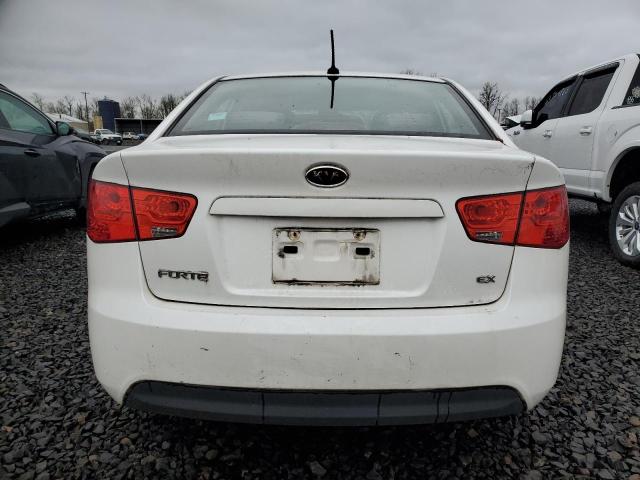 KNAFU4A22C5616499 - 2012 KIA FORTE EX WHITE photo 6