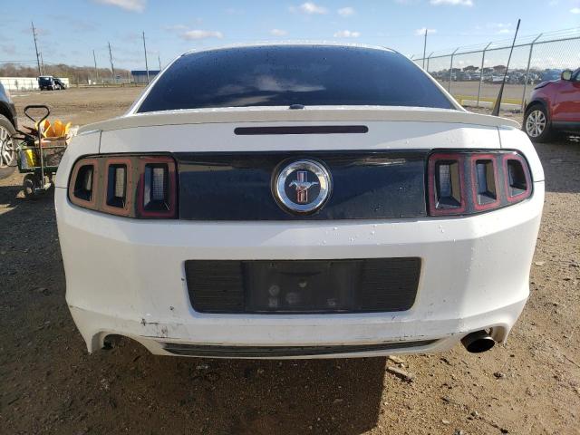 1ZVBP8AM0E5268297 - 2014 FORD MUSTANG WHITE photo 6