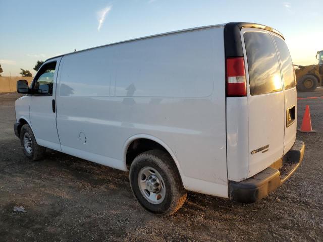 1GCWGFCA4E1111620 - 2014 CHEVROLET EXPRESS G2 WHITE photo 2