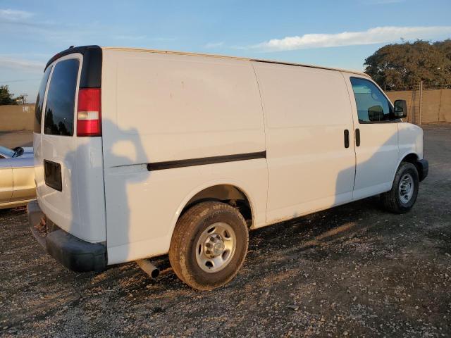 1GCWGFCA4E1111620 - 2014 CHEVROLET EXPRESS G2 WHITE photo 3