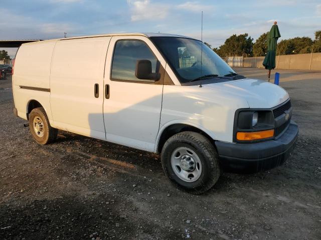 1GCWGFCA4E1111620 - 2014 CHEVROLET EXPRESS G2 WHITE photo 4