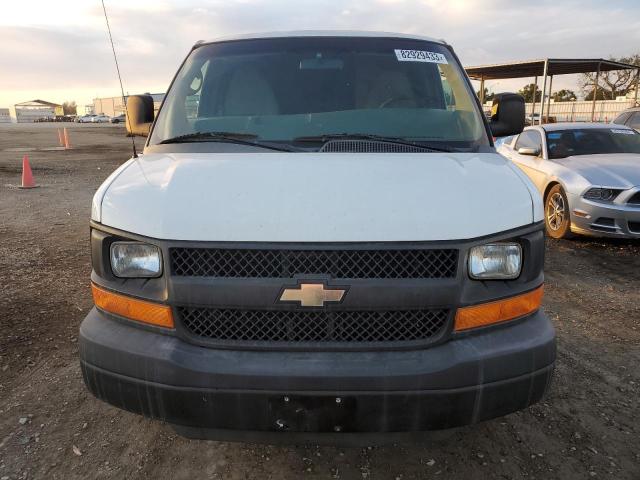 1GCWGFCA4E1111620 - 2014 CHEVROLET EXPRESS G2 WHITE photo 5