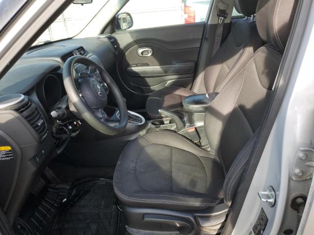 KNDJN2A25F7795631 - 2015 KIA SOUL SILVER photo 7