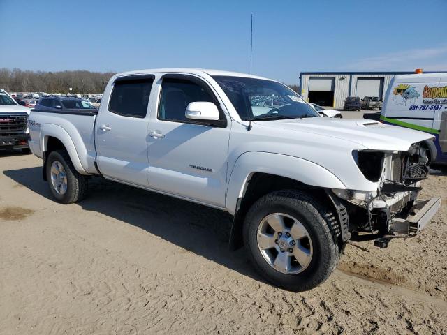 3TMMU4FN9FM086883 - 2015 TOYOTA TACOMA DOUBLE CAB LONG BED WHITE photo 4